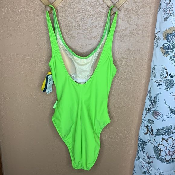 Nautica Classic Crew One Piece Swimsuit Size 8 - Picture 2 of 12